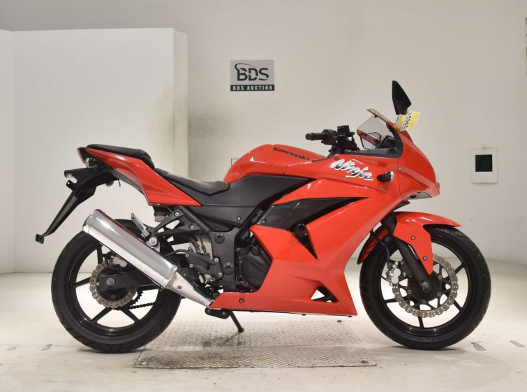 Мотоцикл Kawasaki NINJA250R с пробегом 6836 km