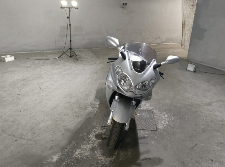 Мотоцикл Kawasaki ZZ-R1200 з пробігом 95845 km