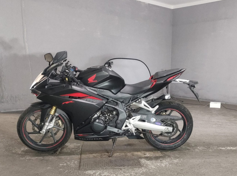 Мотоцикл Honda CBR250RR с пробегом 5040 km