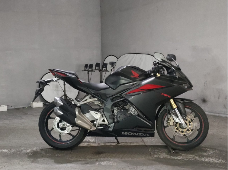 Мотоцикл Honda CBR250RR с пробегом 5040 km