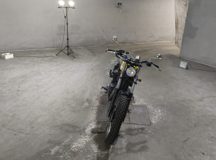 Мотоцикл Kawasaki 250TR з пробігом 7241 km