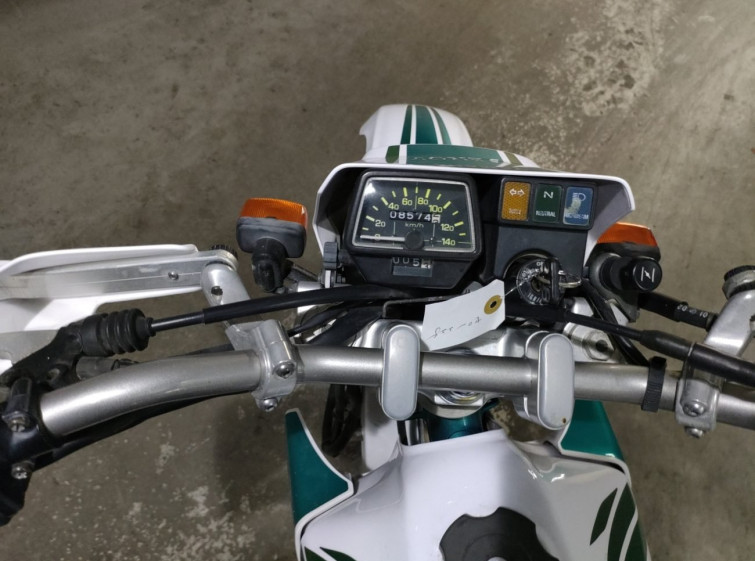 Мотоцикл Yamaha ｾﾛｰ225 з пробігом 8574 km