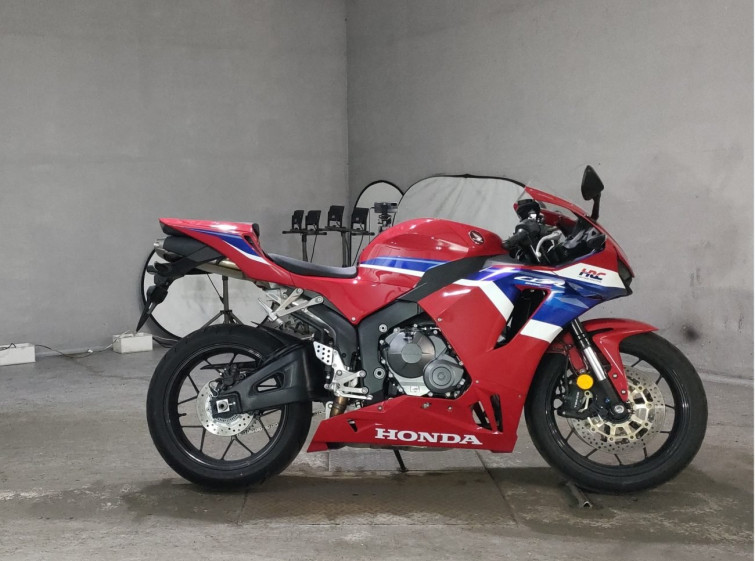 Мотоцикл Honda CBR600RR с пробегом 5577 km