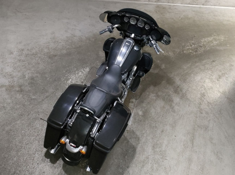 Мотоцикл HD STREET GLIDE FLHXS1870 с пробегом 1357 km