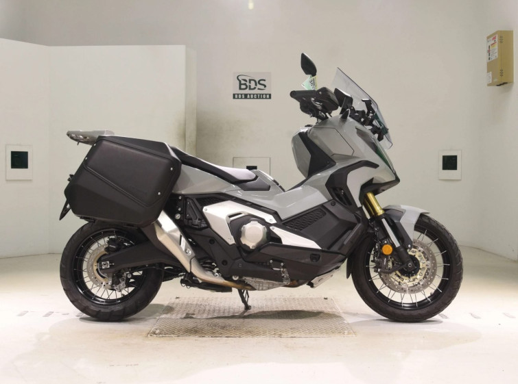 Мотоцикл Honda X-ADV750-2 з пробігом 1430 km