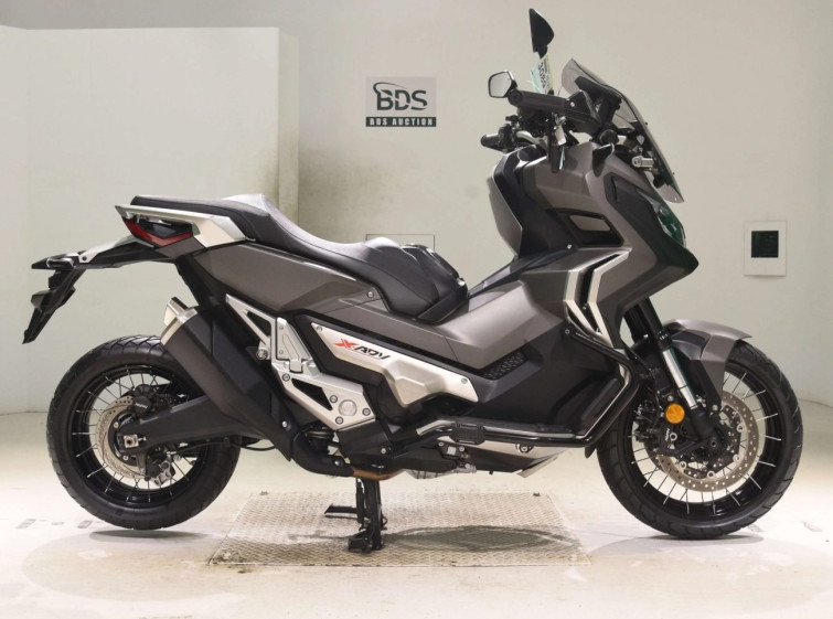 Мотоцикл Honda X-ADV750 з пробігом 14006 km