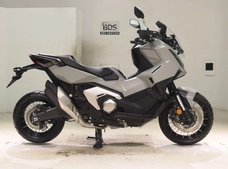 Мотоцикл Honda X-ADV750-2 з пробігом 77 km