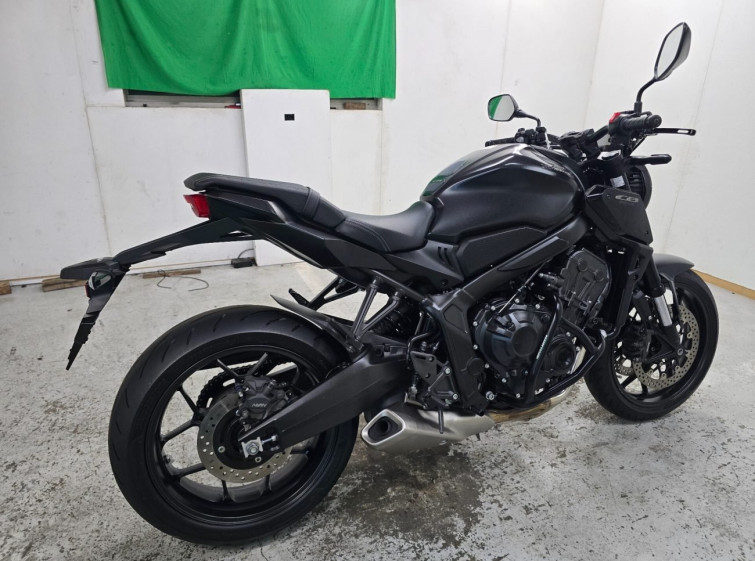 Мотоцикл Honda CB650R з пробігом 21767 km