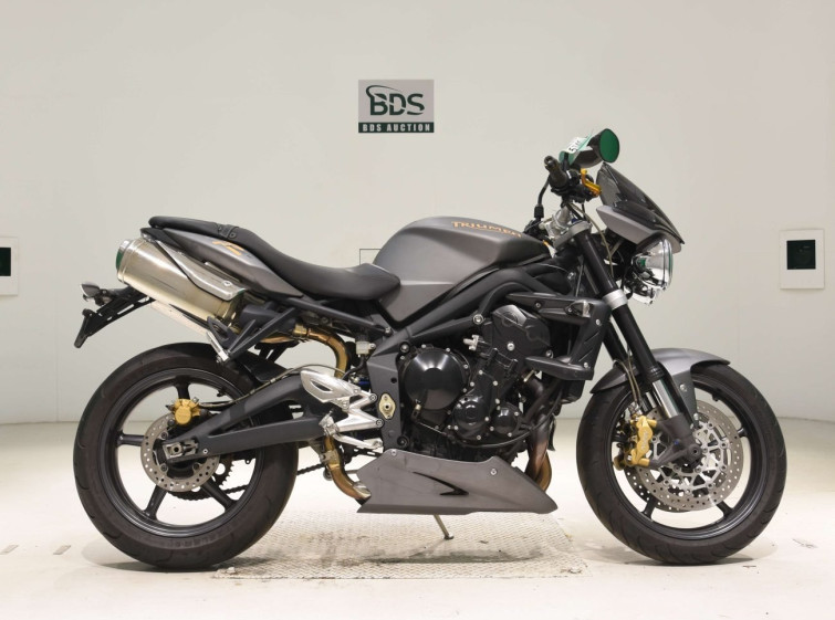 Мотоцикл Triumph STREET TRIPLE R з пробігом 18540 km