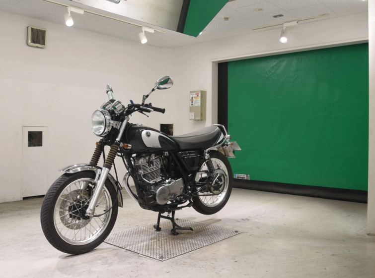 Мотоцикл Yamaha SR400 с пробегом 2363 km