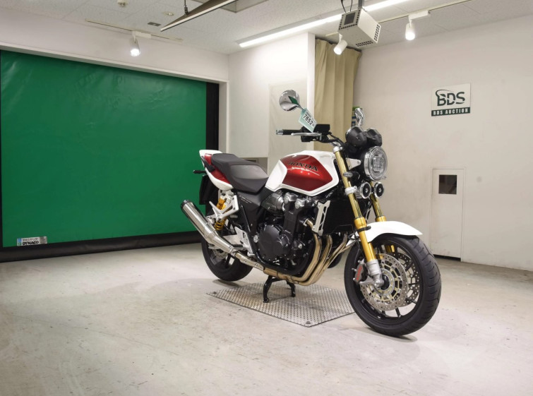 Мотоцикл Honda CB1300SF з пробігом 800 km