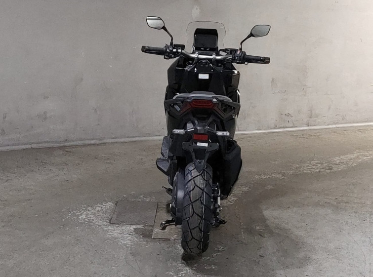 Мотоцикл Honda X-ADV750