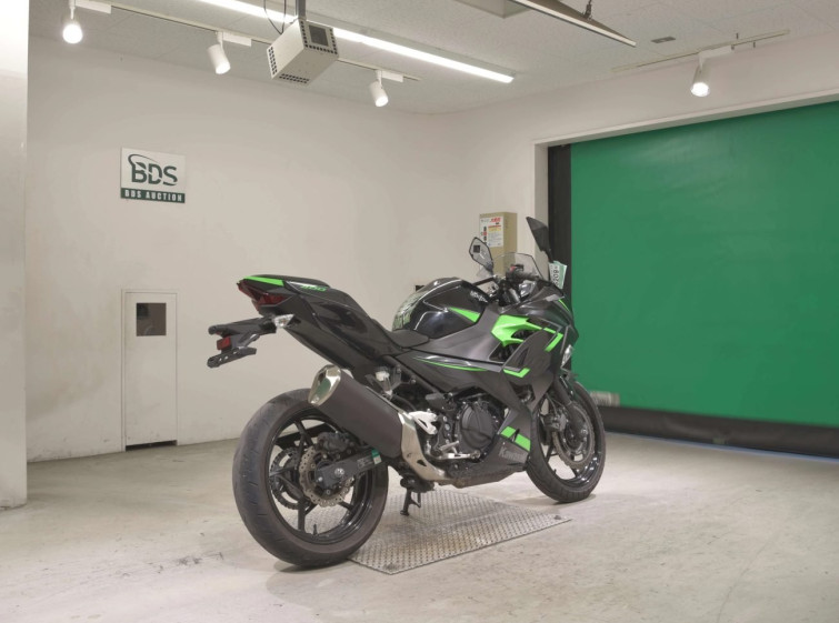 Мотоцикл Kawasaki NINJA400 з пробігом 18700 km