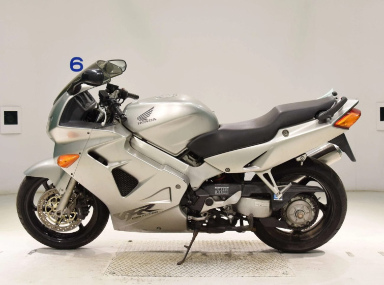 Мотоцикл Honda VFR800F з пробігом 21921 km