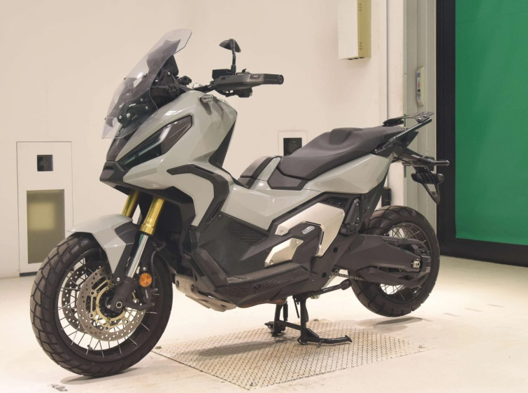 Мотоцикл Honda X-ADV750-2