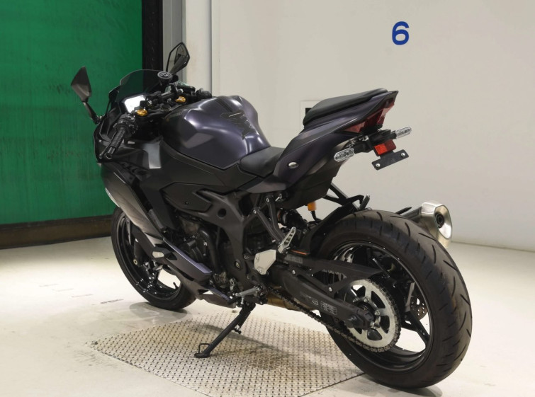 Мотоцикл Kawasaki NINJA ZX-25R KRT з пробігом 2182 km
