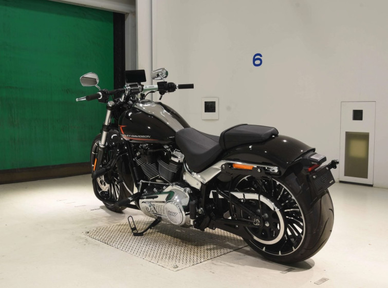 Мотоцикл HD FXBR1920 с пробегом 1995 km