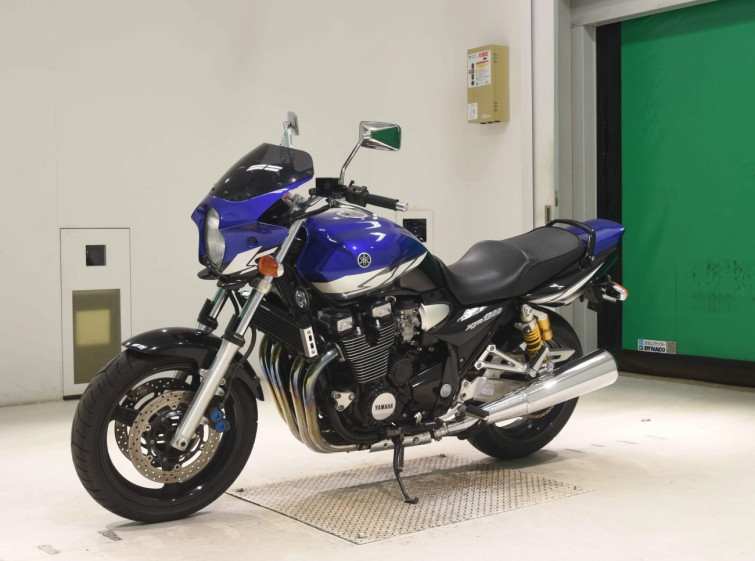 Мотоцикл Yamaha XJR1300 с пробегом 7001 km
