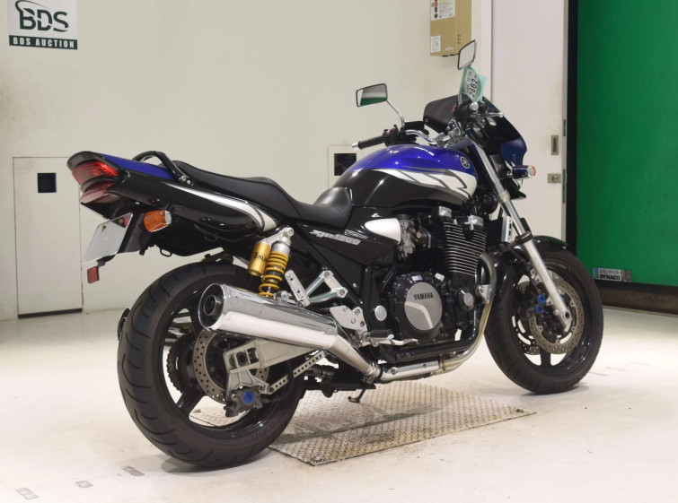 Мотоцикл Yamaha XJR1300 с пробегом 7001 km