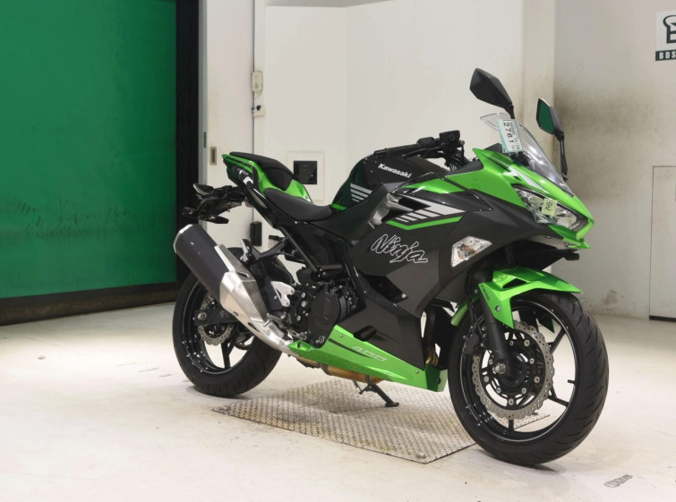 Мотоцикл Kawasaki NINJA400 з пробігом 4107 km