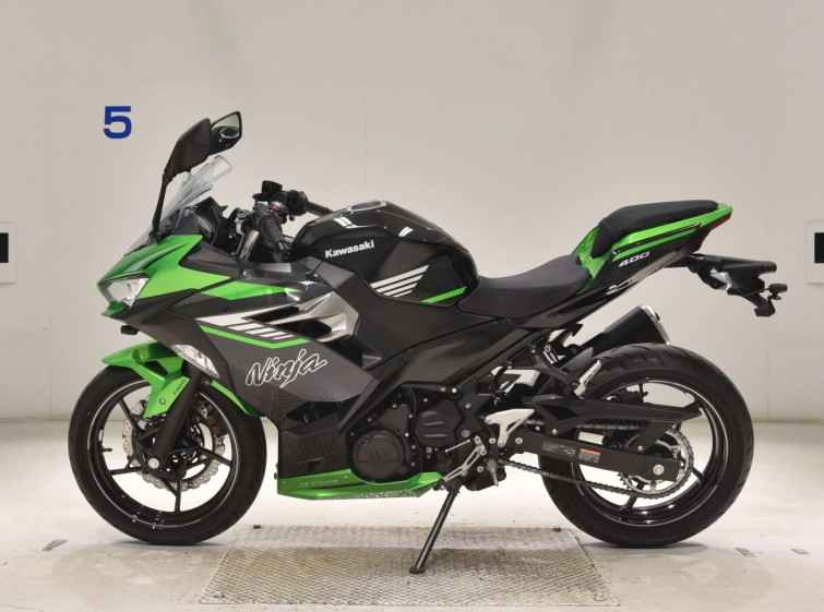 Мотоцикл Kawasaki NINJA400 з пробігом 4107 km