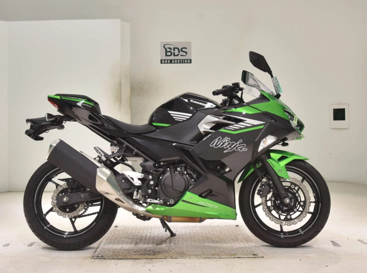 Мотоцикл Kawasaki NINJA400 з пробігом 4107 km