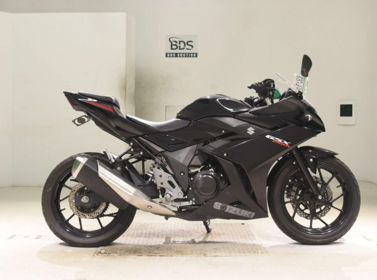 Мотоцикл Suzuki GSX250R с пробегом 7093 km