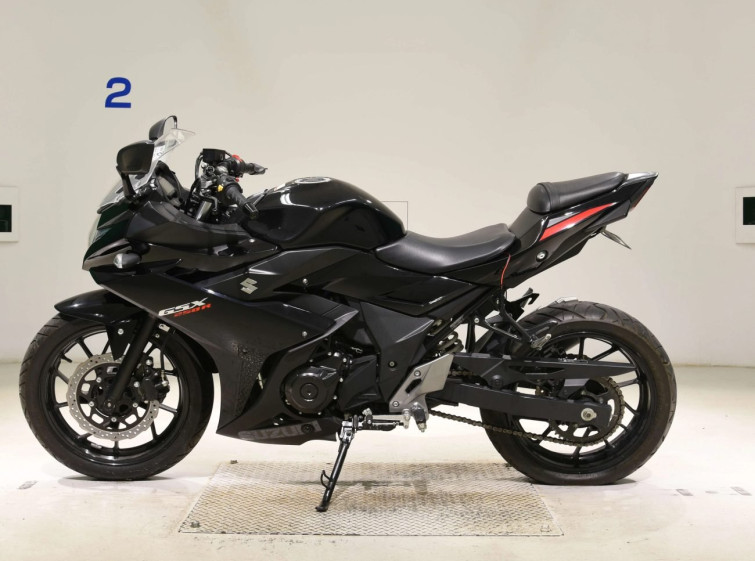 Мотоцикл Suzuki GSX250R с пробегом 7093 km