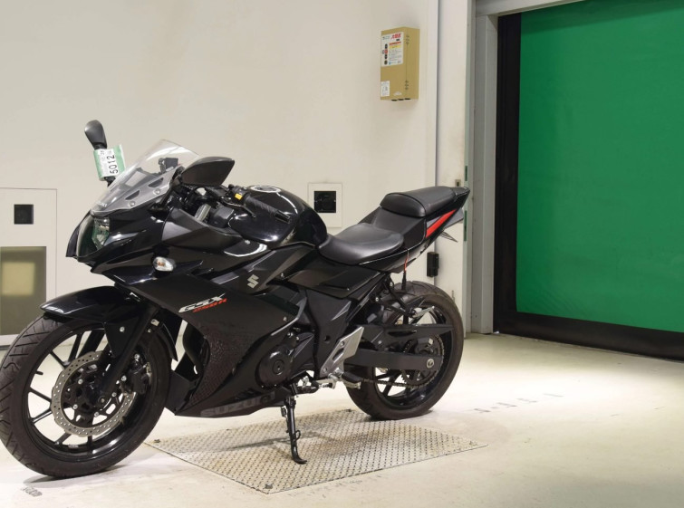 Мотоцикл Suzuki GSX250R с пробегом 7093 km