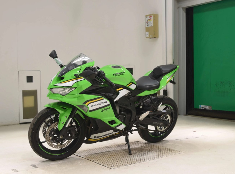 Мотоцикл Kawasaki ZX-4RR с пробегом 16187 km