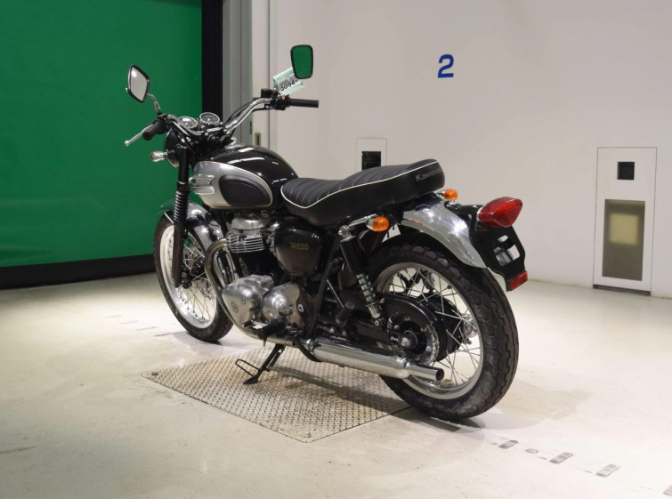 Мотоцикл Kawasaki W650 с пробегом 590 km