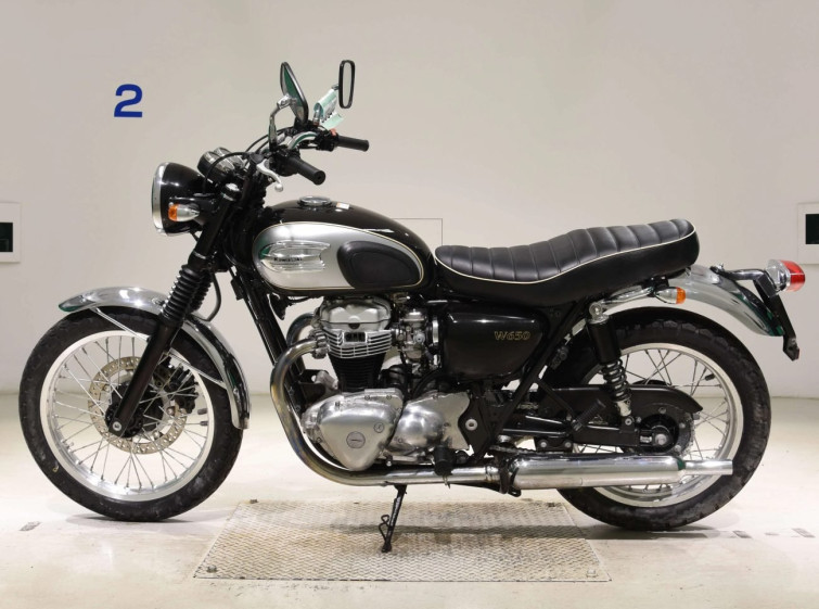 Мотоцикл Kawasaki W650 с пробегом 590 km