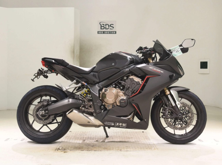 Мотоцикл Honda CBR650R с пробегом 62070 km