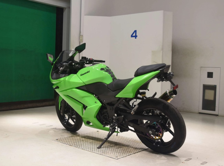 Мотоцикл Kawasaki NINJA250R с пробегом 10893 km
