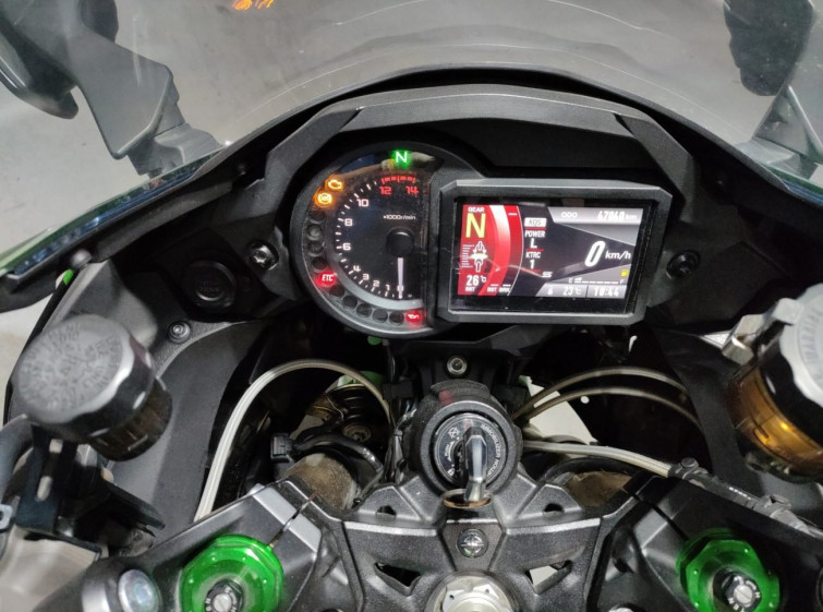 Мотоцикл Kawasaki NINJA H2 SX SE з пробігом 47040 km