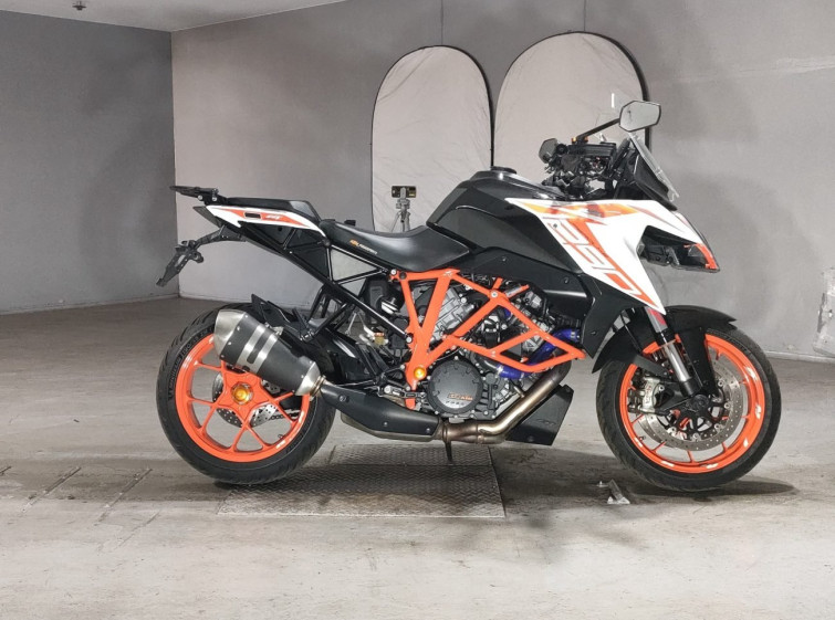 Мотоцикл KTM 1290 SUPERDUKE GT с пробегом 31968 km