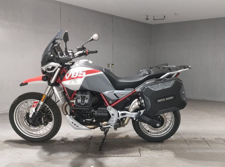 Мотоцикл Moto Guzzi V85TT с пробегом 76 km