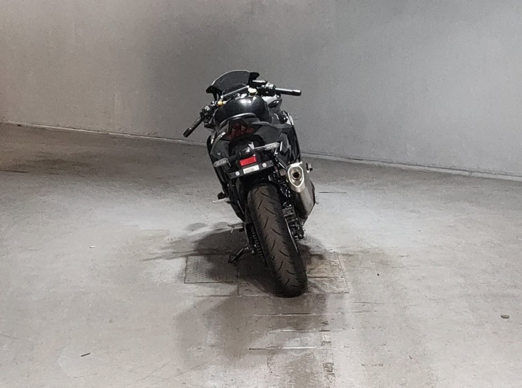 Мотоцикл Kawasaki NINJA ZX-4R SE с пробегом 2926 km