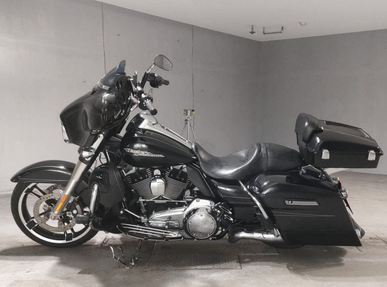 Мотоцикл HD SREET GLIDE FLHXS1690 с пробегом 11952 km