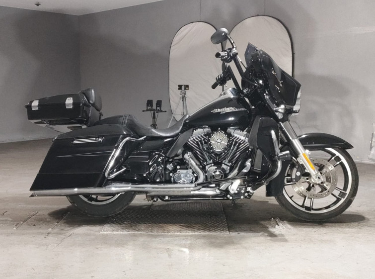Мотоцикл HD SREET GLIDE FLHXS1690 с пробегом 11952 km