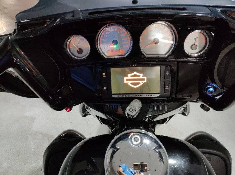 Мотоцикл HD SREET GLIDE FLHXS1690 с пробегом 11952 km