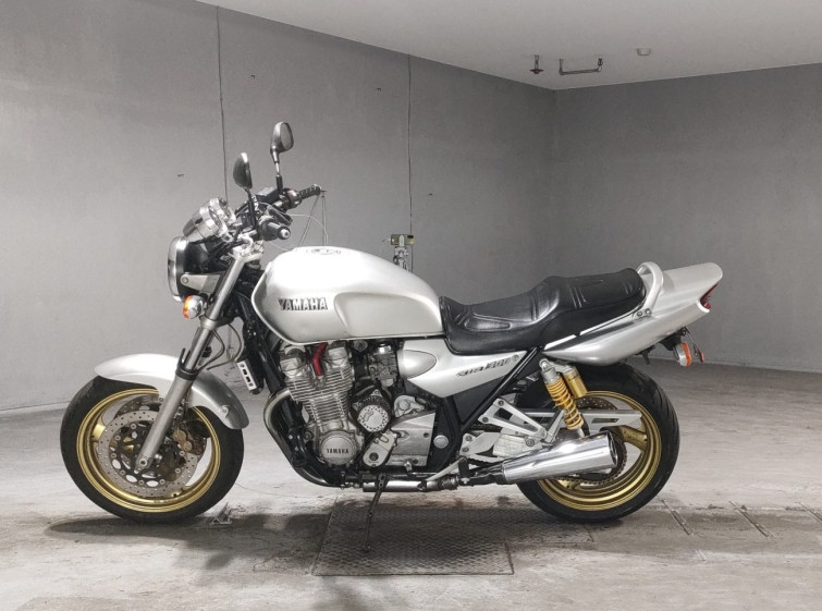 Мотоцикл Yamaha XJR1300 с пробегом 33758 km