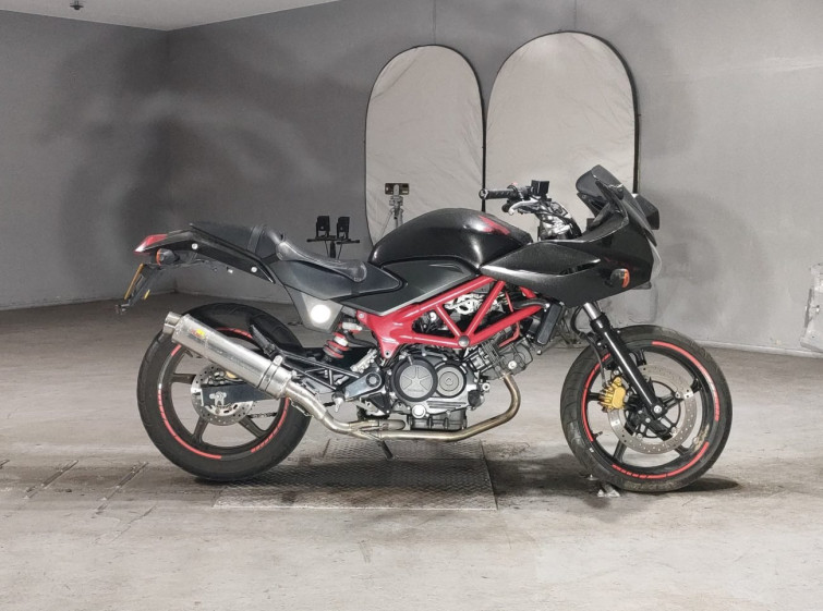 Мотоцикл Honda VTR250F з пробігом 18116 km