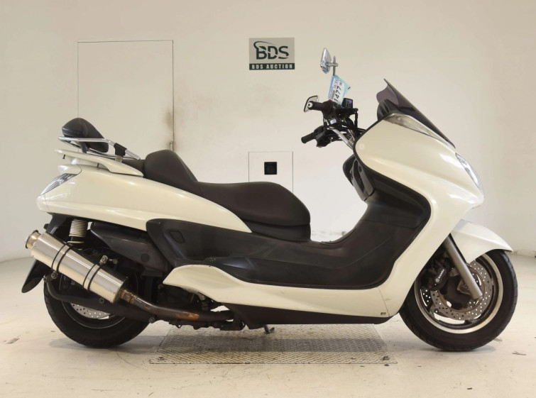 Мотоцикл Yamaha MAJESTY400