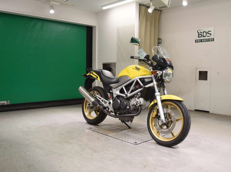 Мотоцикл Honda VTR250 з пробігом 15865 km