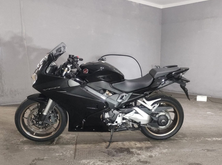 Мотоцикл Honda VFR800F с пробегом 37647 km