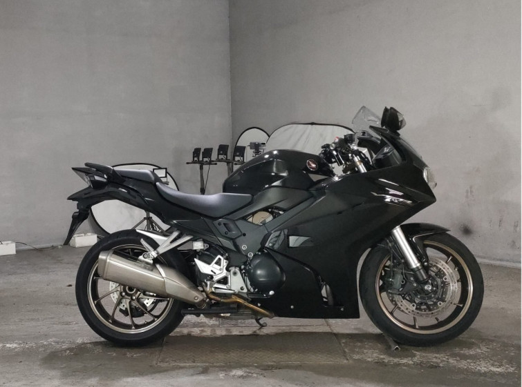 Мотоцикл Honda VFR800F с пробегом 37647 km