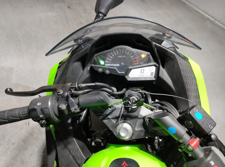 Мотоцикл Kawasaki NINJA250 с пробегом 33687 km