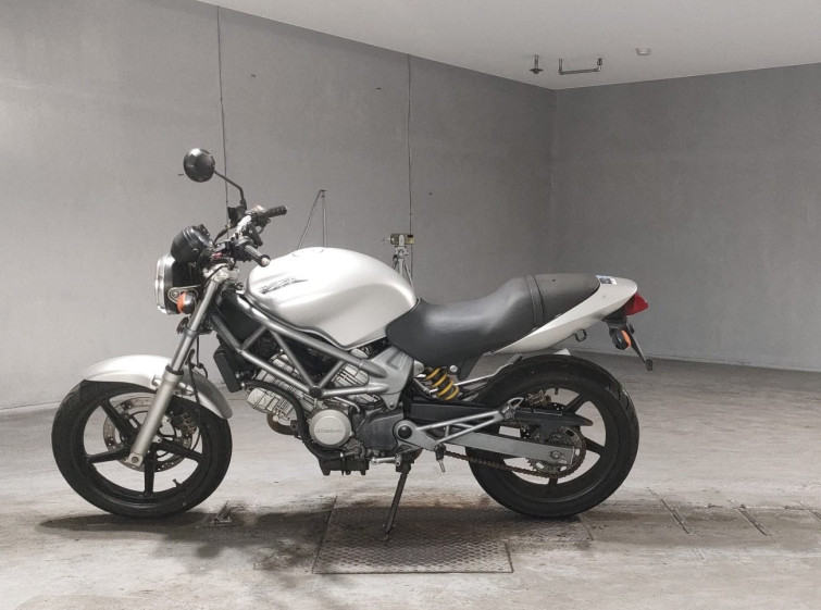 Мотоцикл Honda VTR250 з пробігом 19038 km