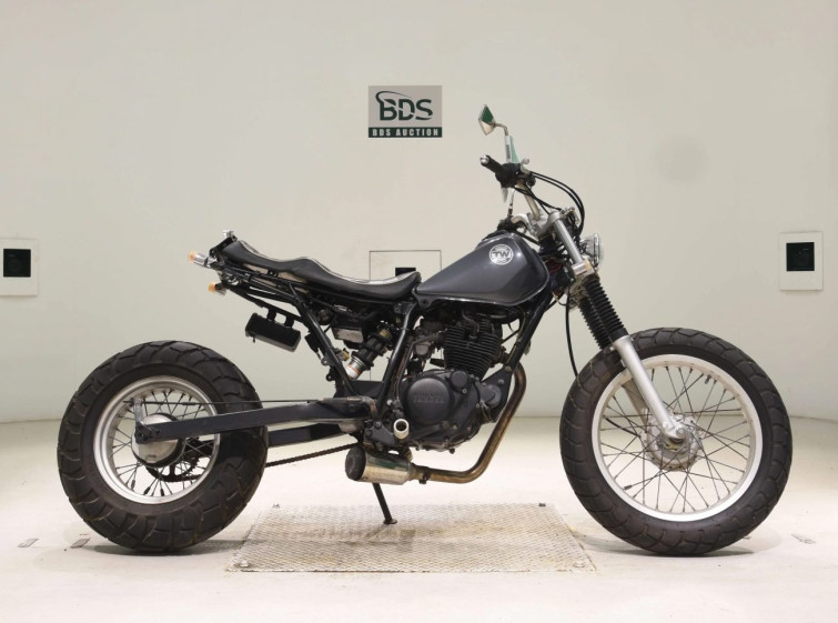 Мотоцикл Yamaha TW200 з пробігом 2942 km